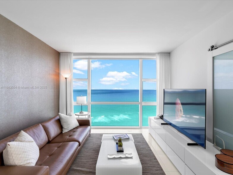 Primary Photo - 6801 Collins Ave