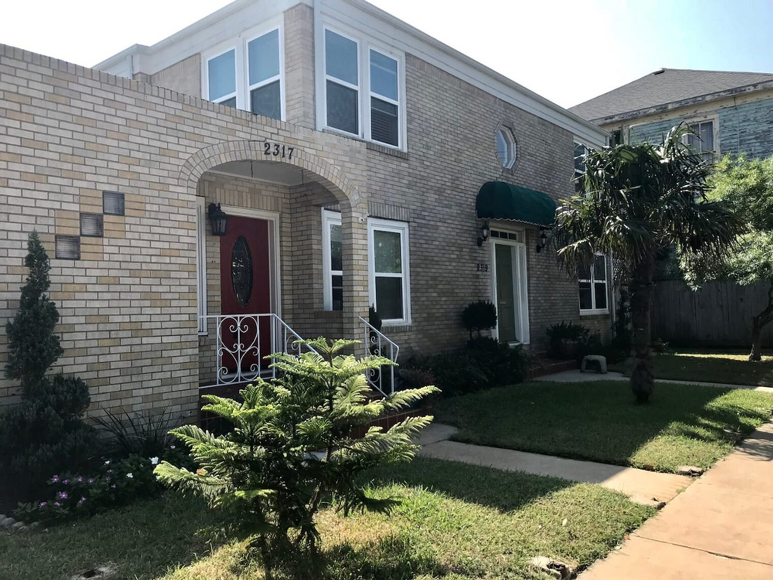 Building Photo - 2317 Bernardo De Galvez Ave