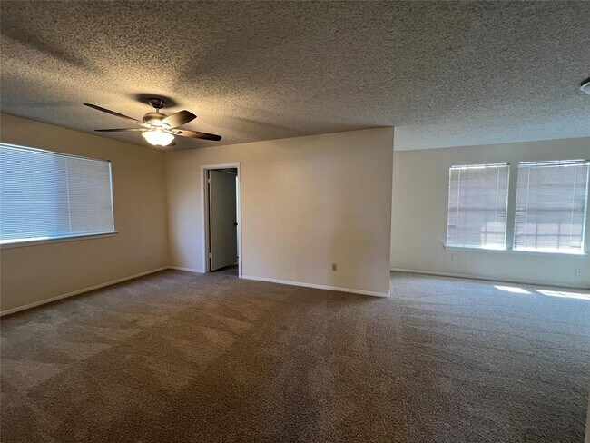 Building Photo - 3700 Skipton Dr