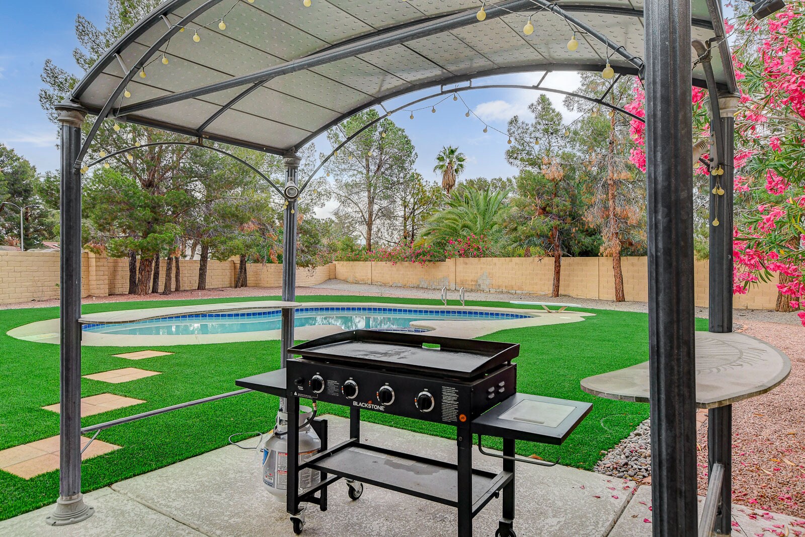 Building Photo - 2224 Lucerne Ct