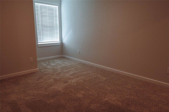 Building Photo - 8582 Blueberry Ash St