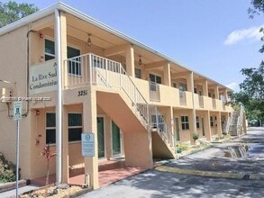 Building Photo - 3251 SW 44th St