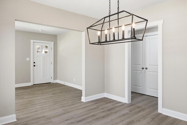 Building Photo - 2406 Kirby Ave