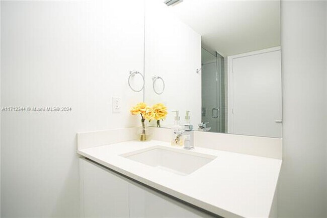 Building Photo - 300 Sunny Isles Blvd