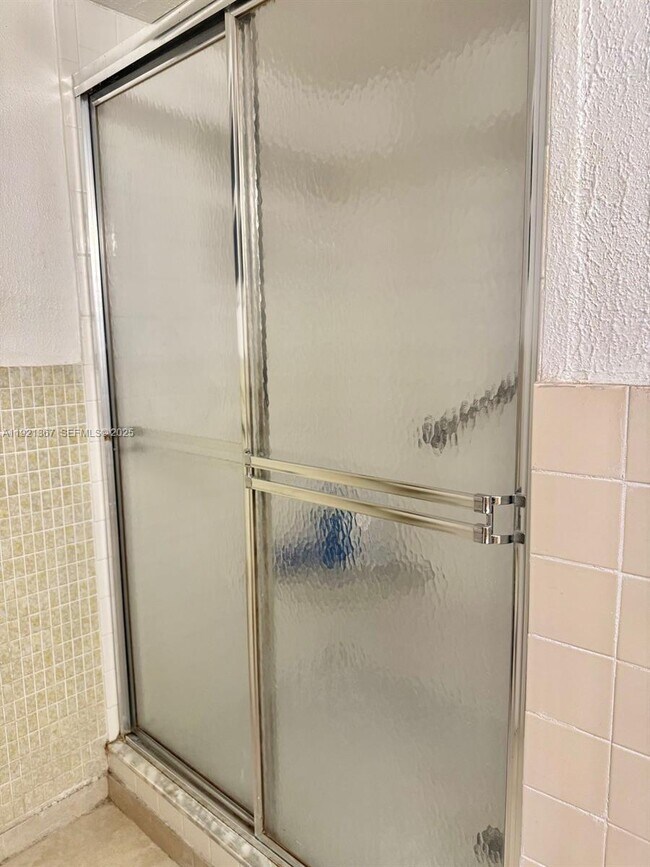 Building Photo - 1670 NE 191st St