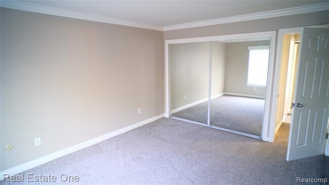 Building Photo - 3551 W 14 Mile Rd