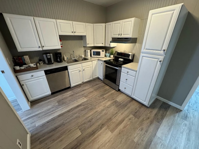 Building Photo - 11267 E US Hwy 64