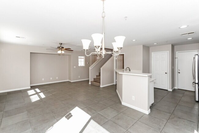 Building Photo - 151 Desert Pond Ave