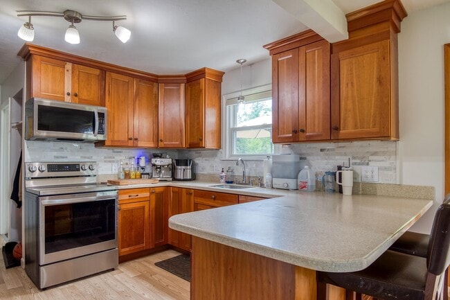 Building Photo - 770 Dalton Rd