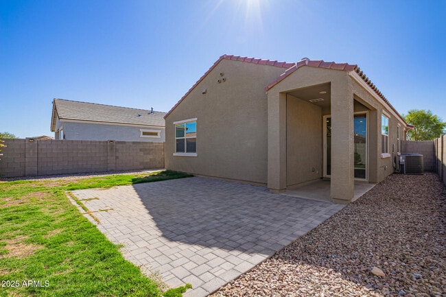 Building Photo - 40354 W Sunland Dr