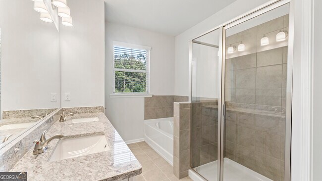 Building Photo - 2600 Mls Cmn Dr