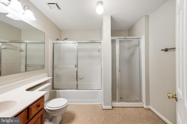 Building Photo - 240 S Reynolds St