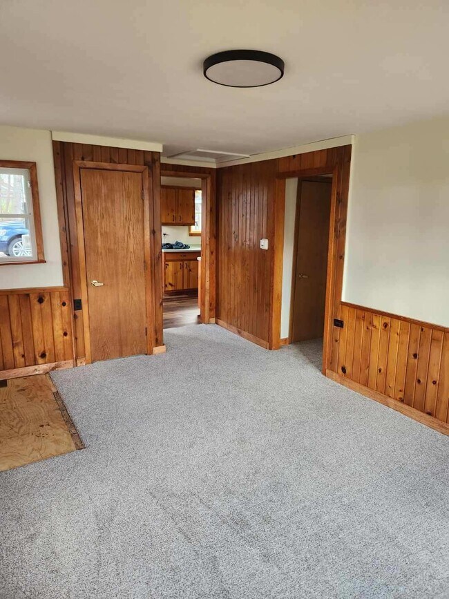 Building Photo - 5374 S State Rd 10