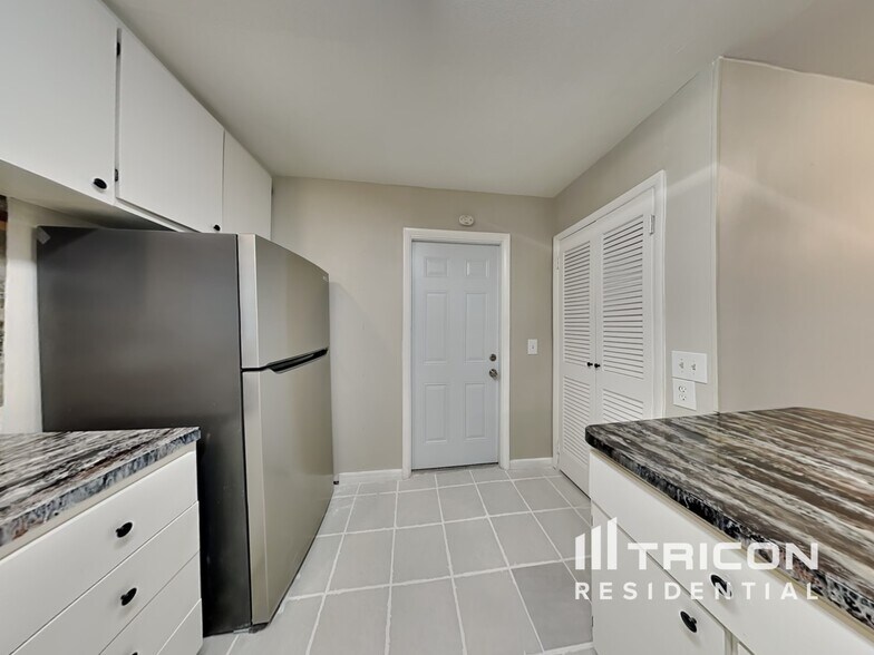 Building Photo - 1334 Stately Oaks Dr NW
