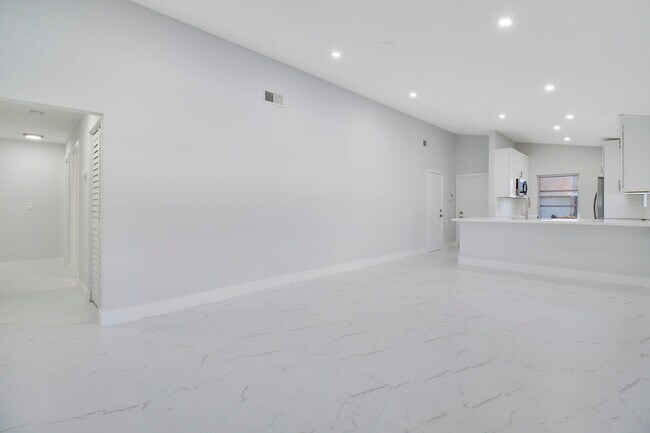 Building Photo - 8055 Sweetbriar Way