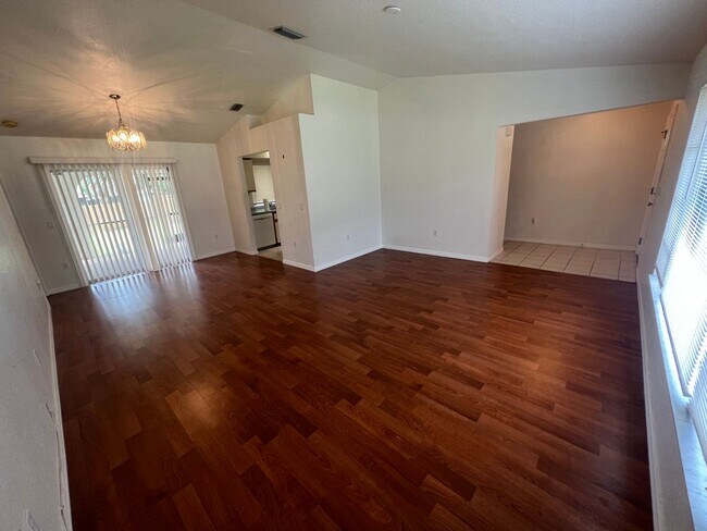 Building Photo - $1,696 - Annual Rental * 3 Bed / 2 Bath * Single Family House - Port Charlotte - Available 4/15/26