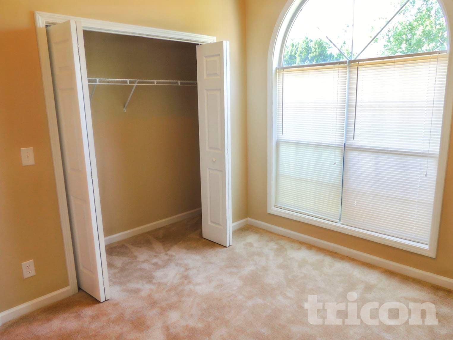 Building Photo - 1002 Mark Trail