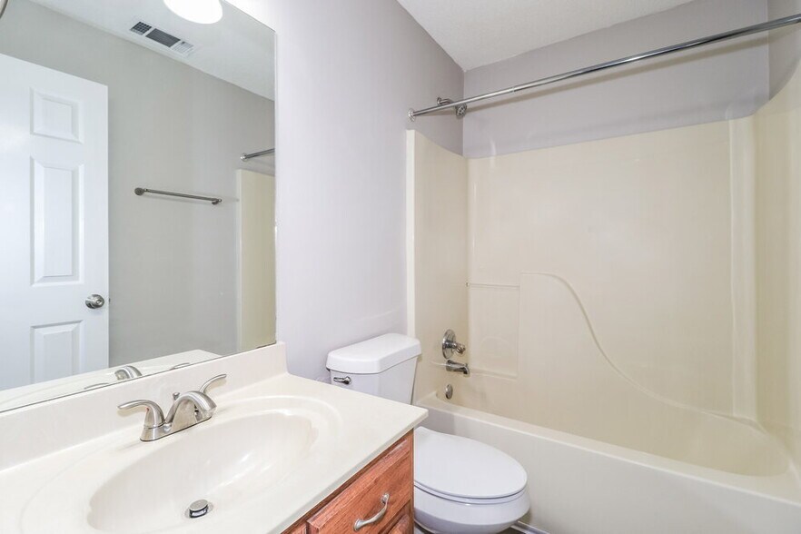 Building Photo - 3481 Earlynn Dr