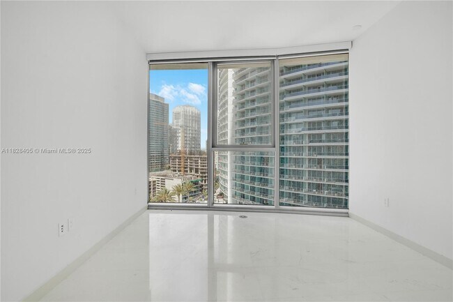 Building Photo - 300 Biscayne Blvd Way