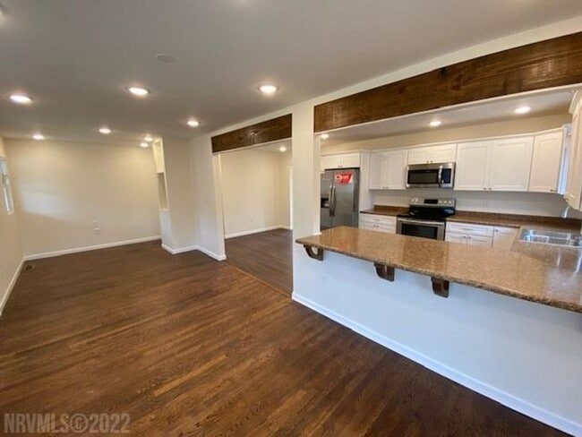 Building Photo - Fully Updated House - Move-In Ready