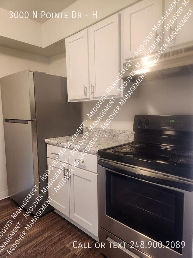 Building Photo - 3000 N Pointe Dr