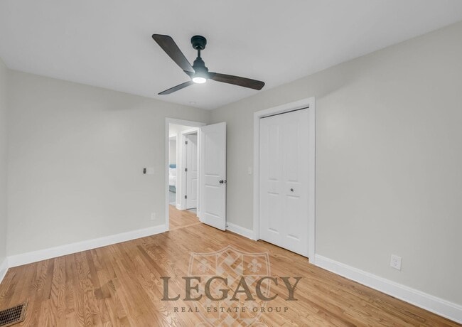 Building Photo - 719 Woodmere Dr
