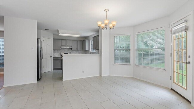 Building Photo - 5017 Cleves St