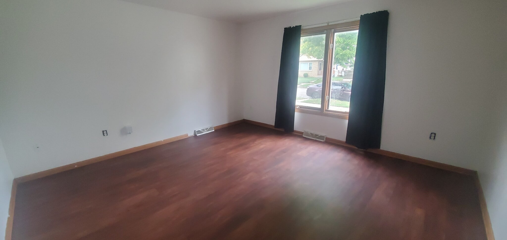 Building Photo - 2425 S 75th St