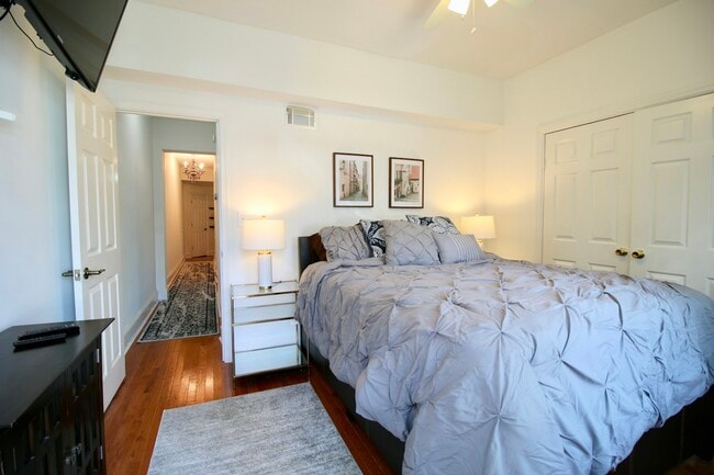 Building Photo - 1423 E Street NE, Unit First Floor