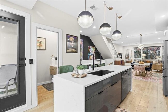 Building Photo - 5228 Dresden Wy