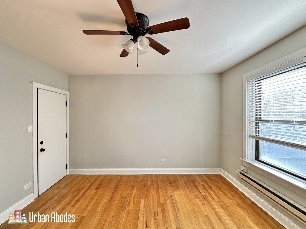 Building Photo - 623 W Patterson Ave