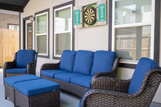 Building Photo - 7925 Brandon St