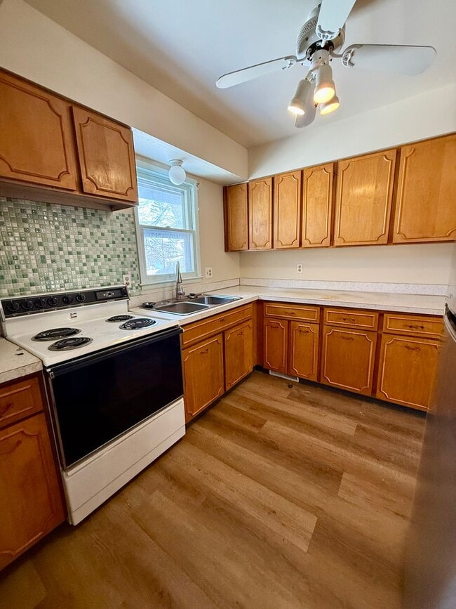 Building Photo - Three Bedroom Home in Portage