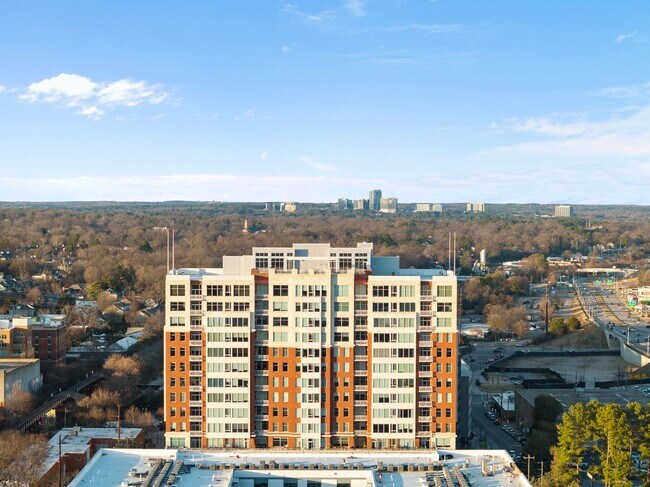 Building Photo - 400 W North St