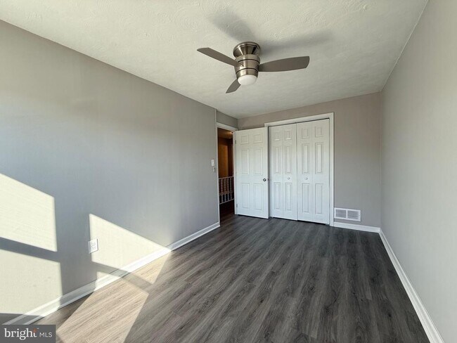 Building Photo - 2021 Kelmore Rd