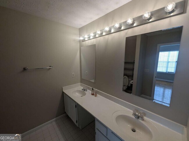 Building Photo - 1995 Holly Cove Rd