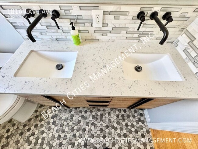 Building Photo - 1816 Lave Ave