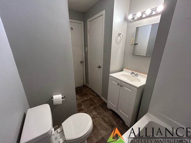 Building Photo - Cute 3 bedroom home!