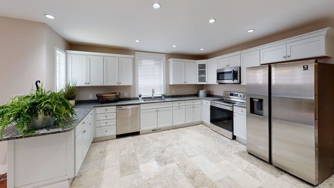 Primary Photo - 6BR/4BA Cottage in Fort Sanders | Walk to ...