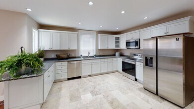 Building Photo - $1665/Bedroom | 6BR/4BA in Fort Sanders | ...