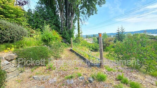 Building Photo - 8671 Silverdale Way NW