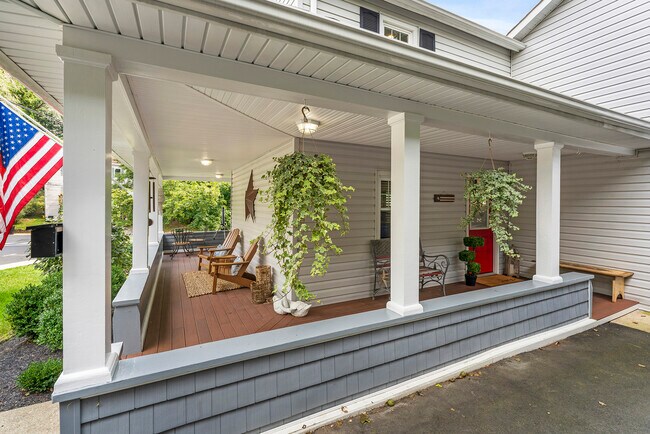 Building Photo - 14 Mc Donald St