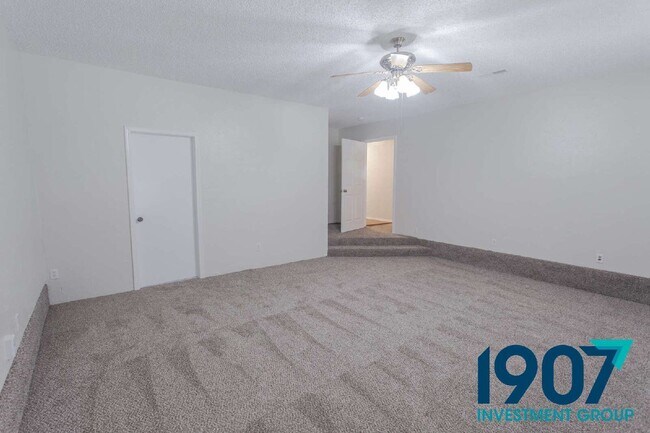 Building Photo - 1852 Sunrise Dr