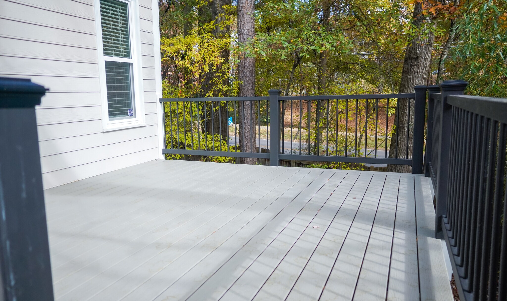 Building Photo - 3801 Lake Point Cir