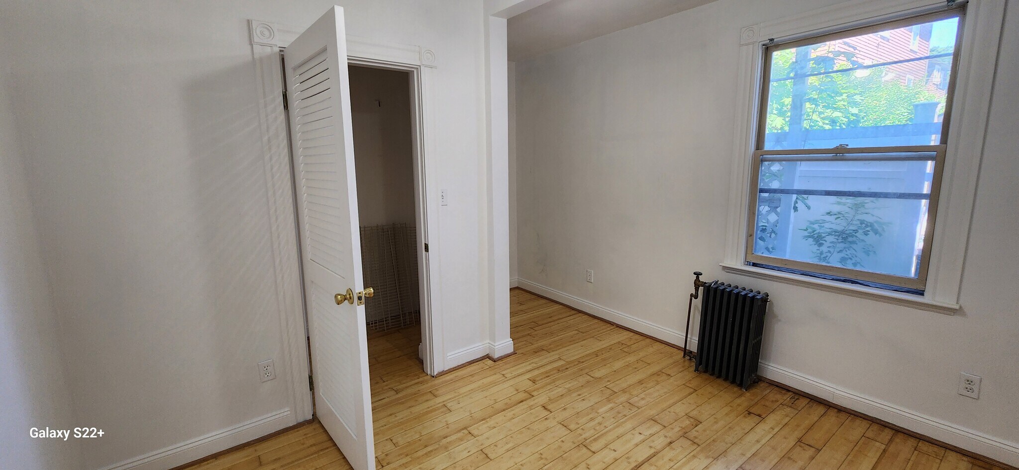 Building Photo - 389 Newport Ave