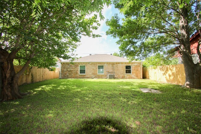 Building Photo - 4130 Galesburg St