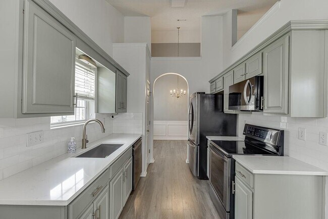 Building Photo - 2464 Laurelfield Dr