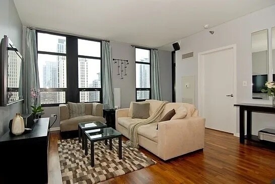 Building Photo - 1255 S State St