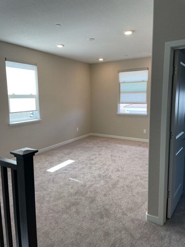 Building Photo - Newer Home with Owned Solar and 4 Bedrooms...