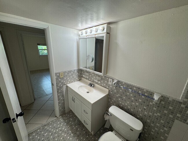 Building Photo - 2BR 2BA CONDO LOCATED CLOSE TO PORT CANAVERAL